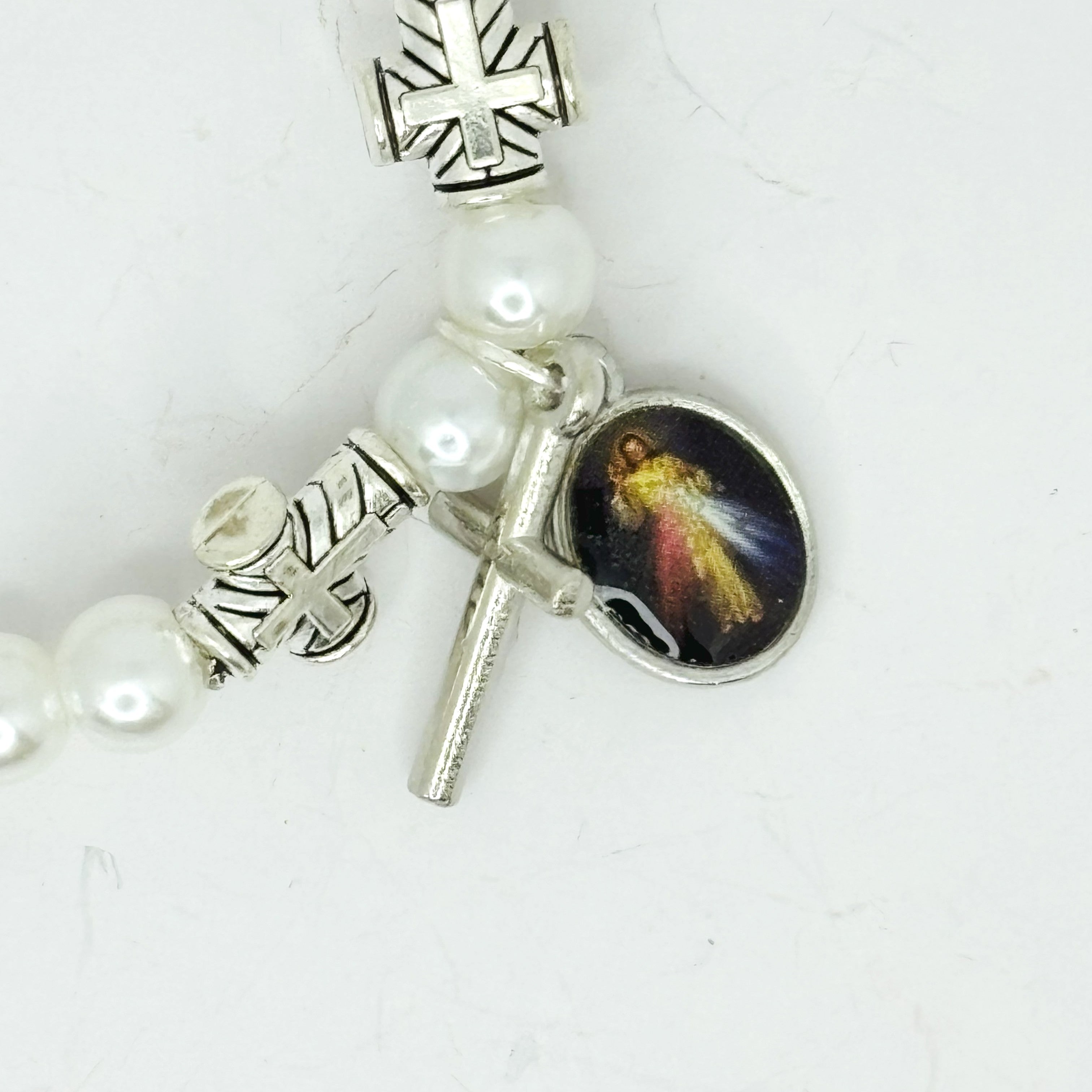 Uplifting Lil Saints Luminous pear-llike acrylic beads Bracelet with Crucifixs and charm (Divine Mercy and Our Lady of Medugorje.